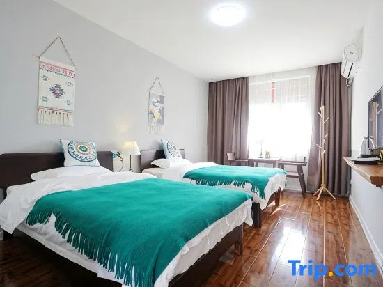 Zhaohuaxisu Hotel(Guilin Central Square Two Rivers and Four Lakes Store)