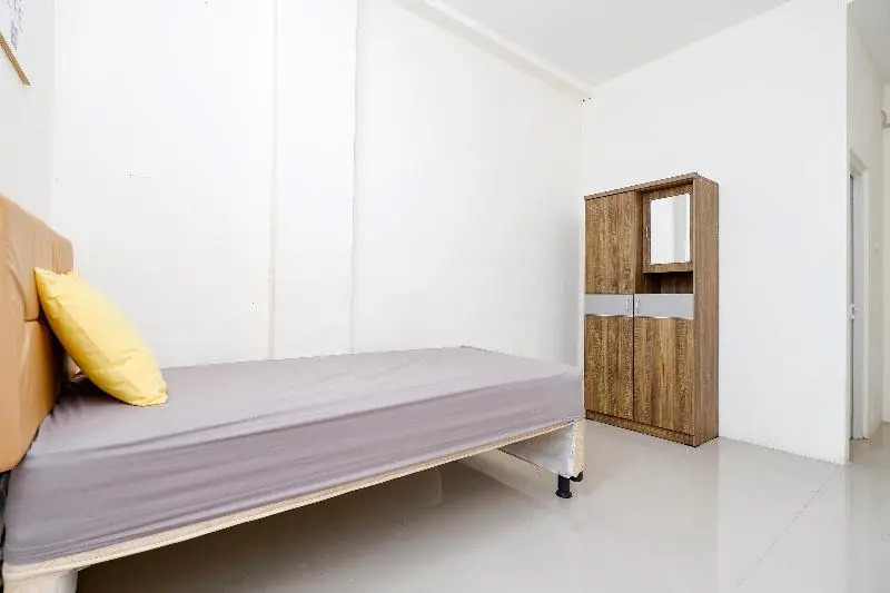 Oyo Life 1817 Kost Agus Salim
