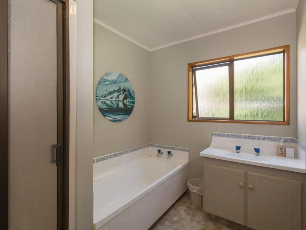 Haven by The Lake - Wanaka Holiday Home