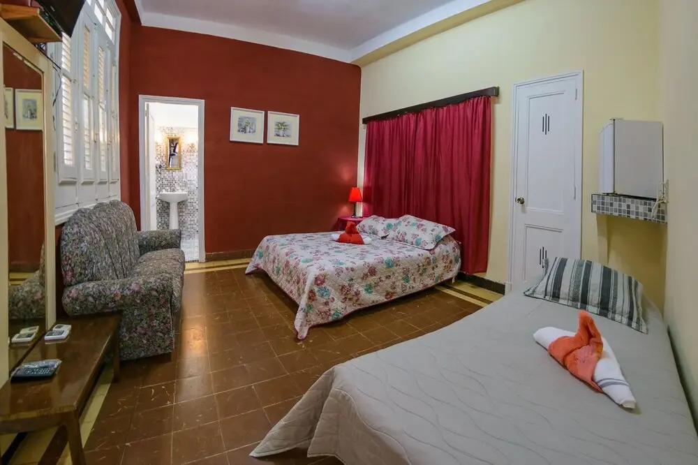 Hostal Leonel
