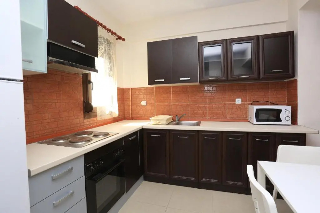Villa Argo 2 - Beachfront, Big gardens, Location!