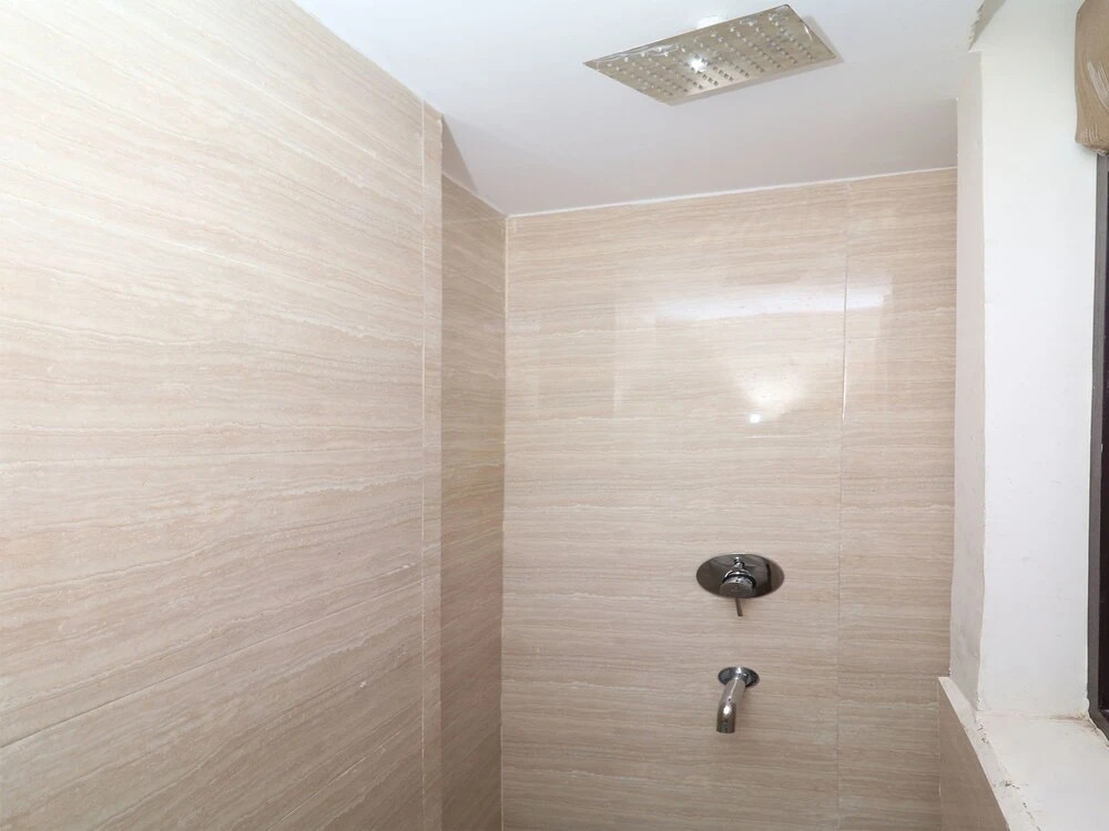 OYO 13301 Mayesha residency