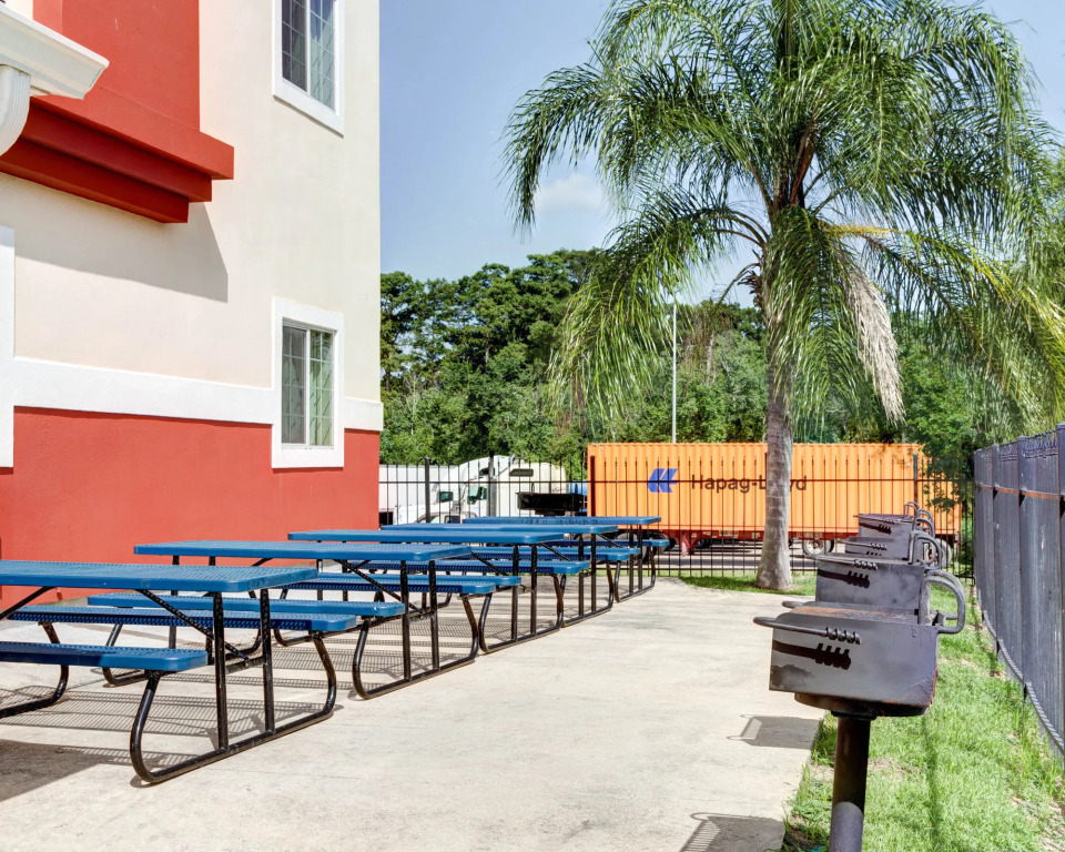 Suburban Extended Stay LaPlace