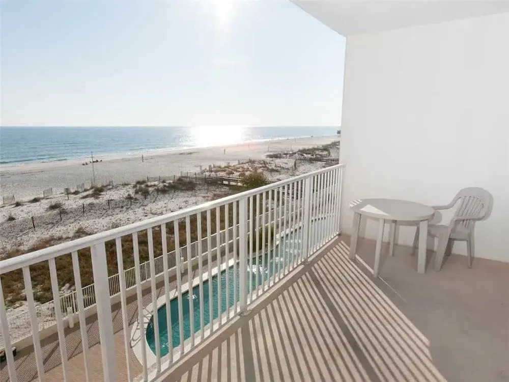 Lighthouse 304 - 3 Br condo by RedAwning