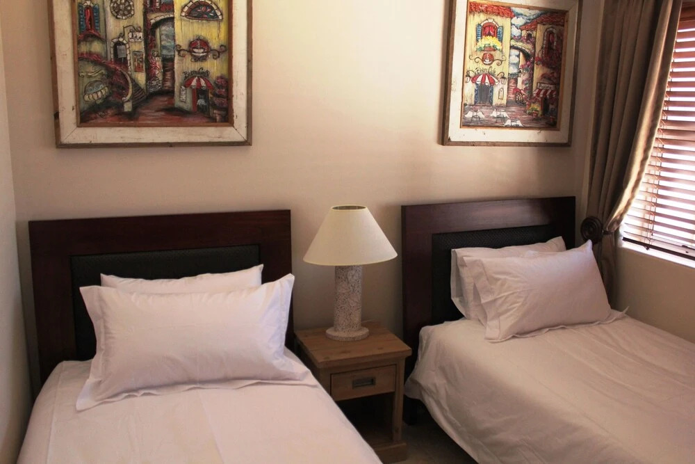 8 Santorini Self catering