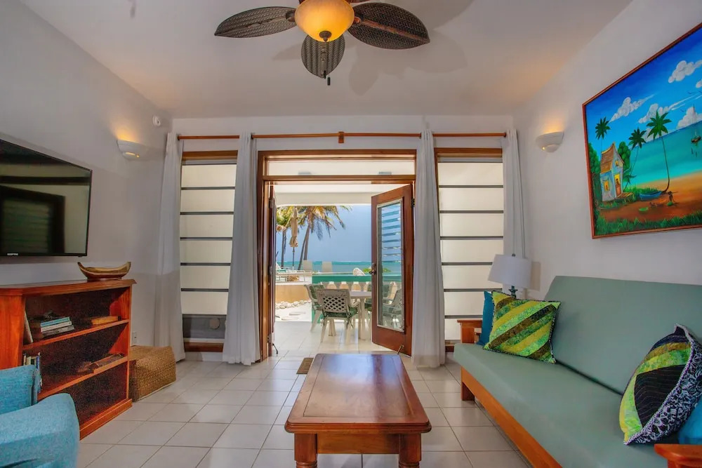 Coral Bay Villas - Lionfish Suite