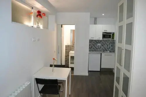 Room Gran Vía Apartments