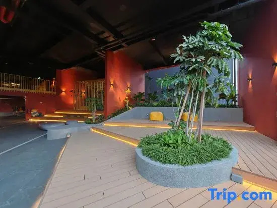 Piccadilly Greentown Premium Suites by IWH Suites