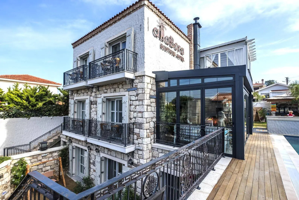 AlaBora Hotel