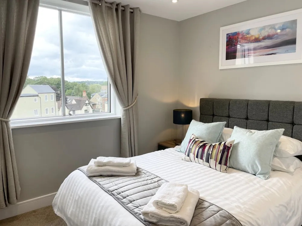 The Wren Beautiful Apartment inc parking