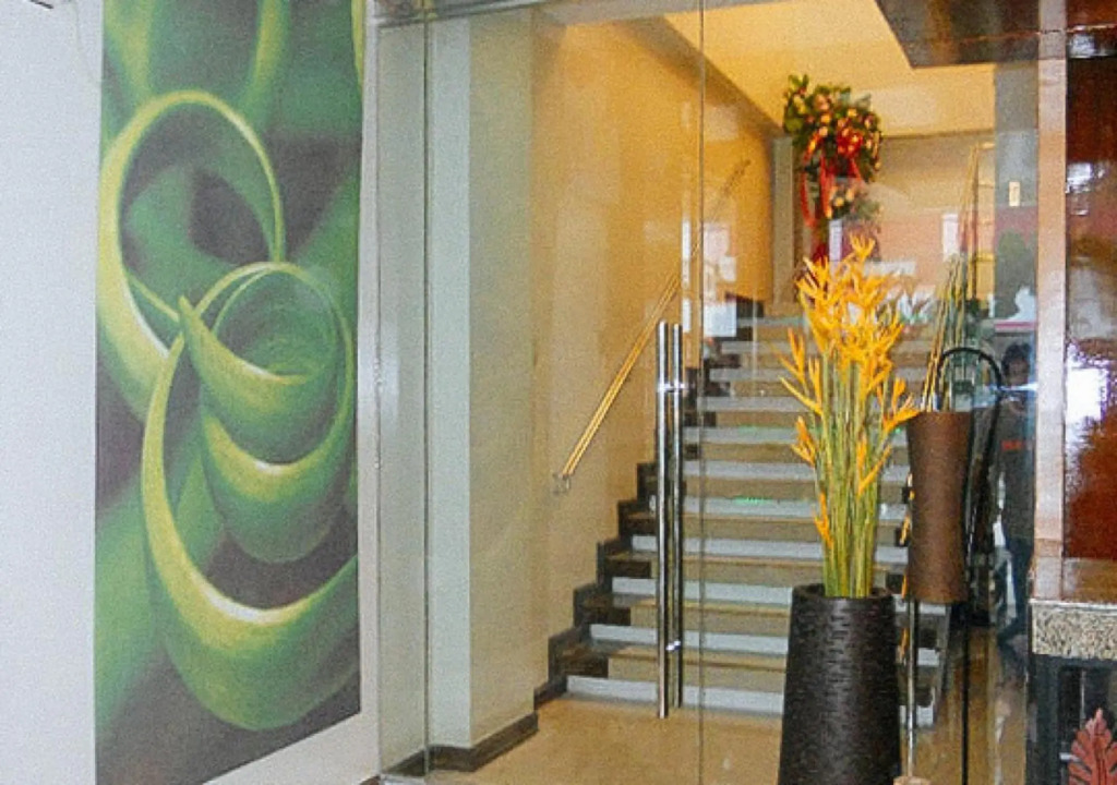 Sky Garden Hotel by RedDoorz