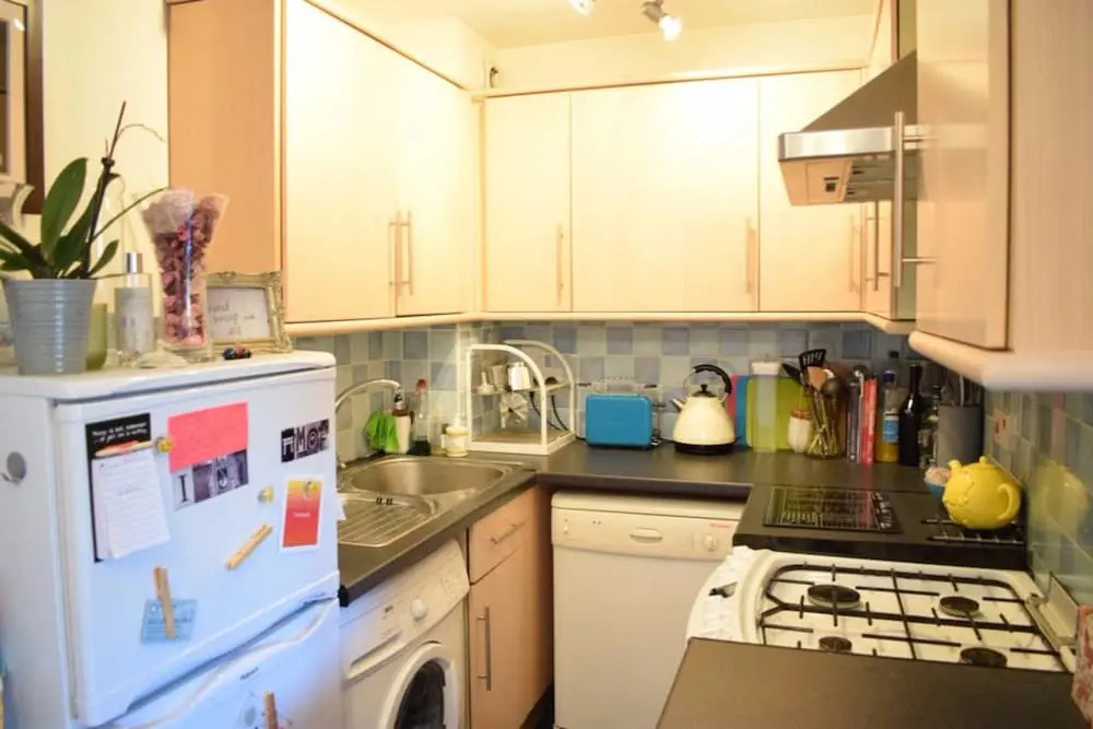 1 Bedroom House Near The City Accommodates 4