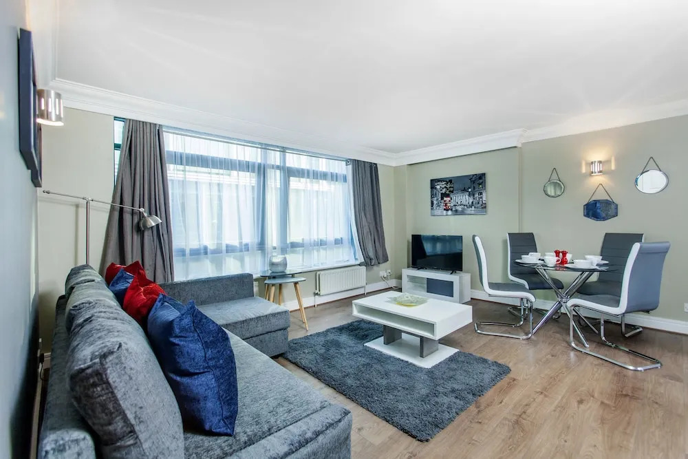 Luxury 2 bed apartment Warren Street