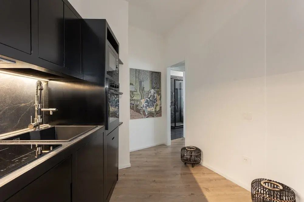 New Elegance Suites Guesthouse