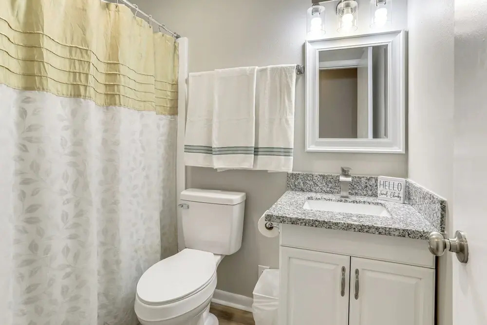 1 Mi to Lsu, Tiger Stadium! Lovely Home w/ Parking