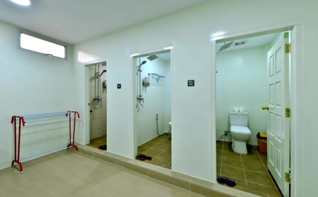 Backpacker Hostel - Adults Only