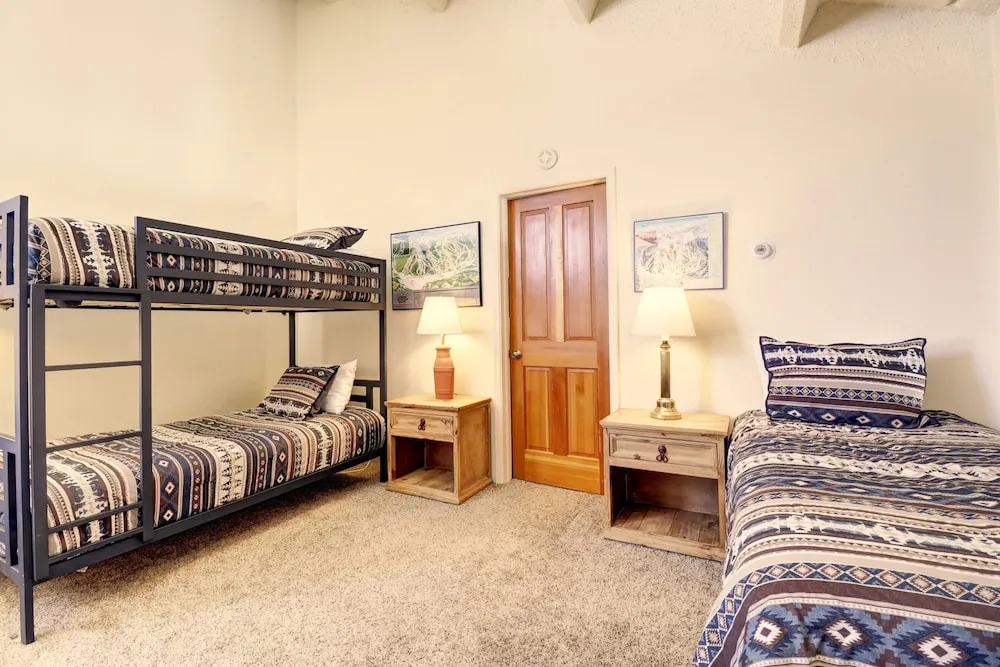 Alluring Lofty Condo In East Village - PG310 by RedAwning