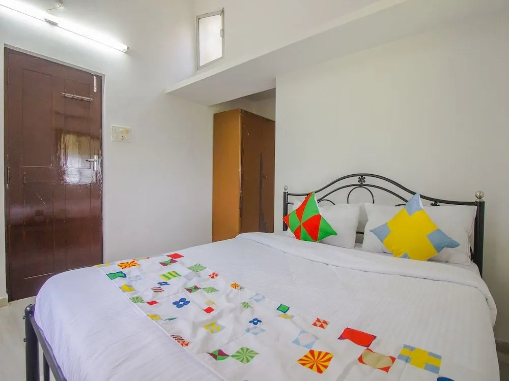 OYO 18657 Home Comfortable 2BHK Alodna