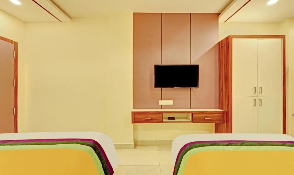 Itsy Hotels Sri Sai Grand Inn Near MG Road & PVP Mall