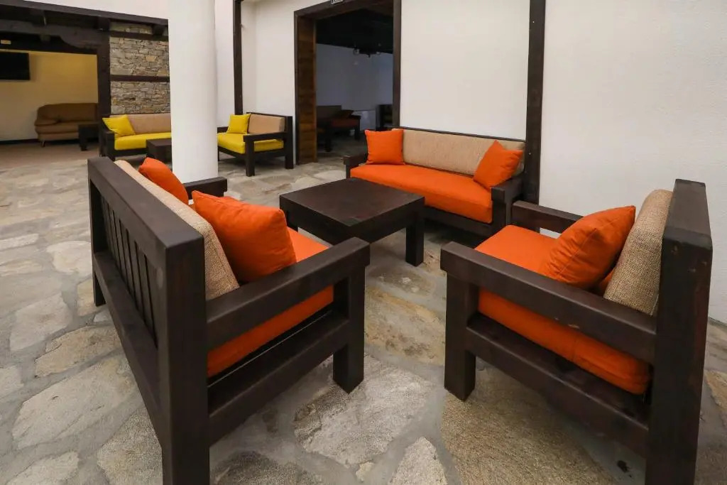 Hotel Leshten