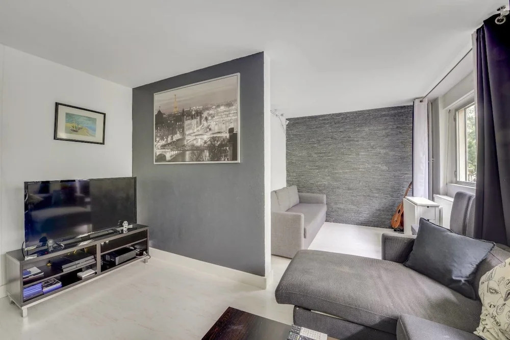 Modern 1bedroom Flat With Terrace in Trendy Paris XI