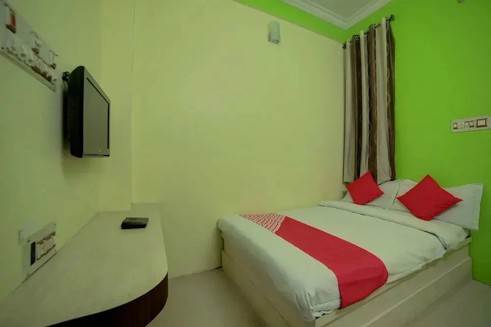 Shri Sai Paradise Hotel & Restaurant