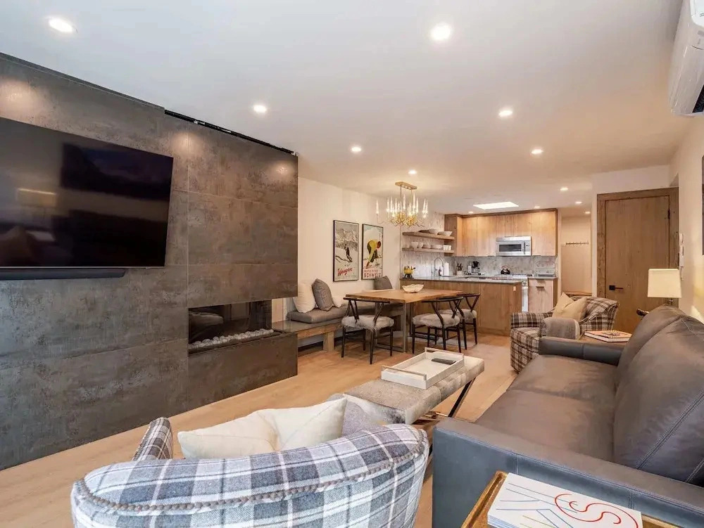 Le Petite Alps l 2BR Condo With Private Patio