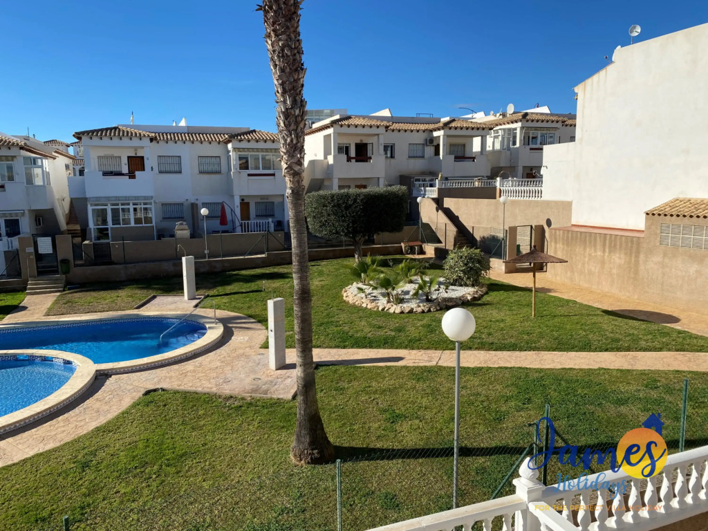 La Cinuelica R3 1st flr apt Overlooking Pool L149