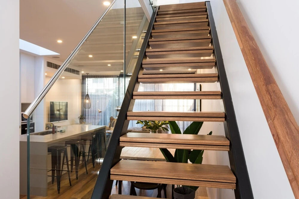 LOLA Sophisticated 3 Level Stunner with Private Rooftop