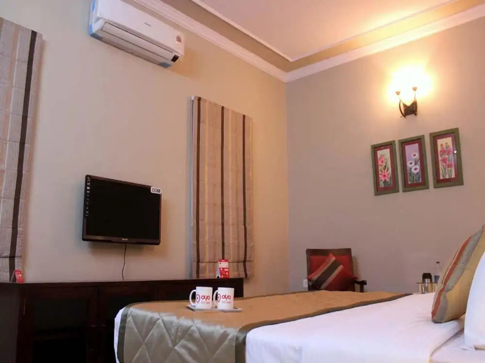OYO Rooms 025 Near Goverdhan Sagar Lake