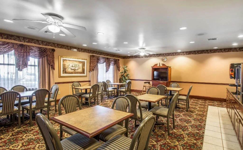 Econo Lodge Inn & Suites Marianna South