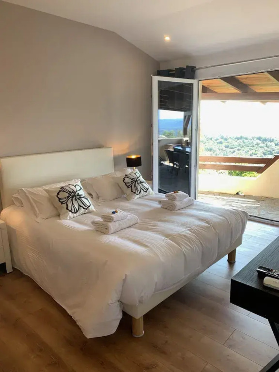 Swim Lodge Hotel Porto Vecchio