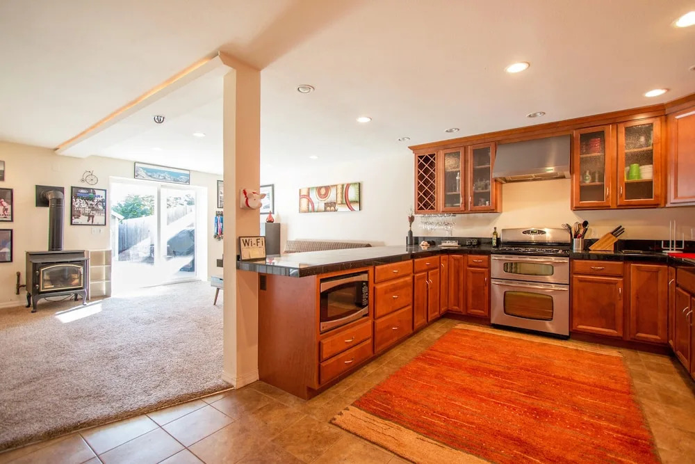 Northern Daylights 1 Bedroom Home by RedAwning
