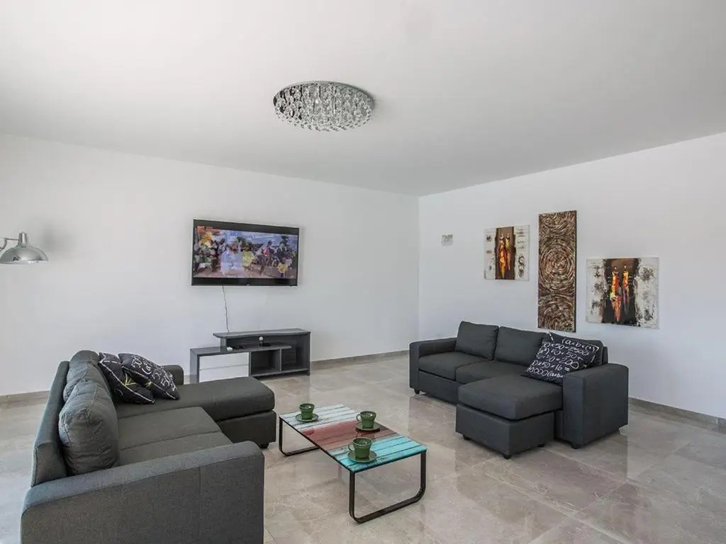Villa Ioanni Chrysos - Luxury And New 6 Bedroom Protaras Villa