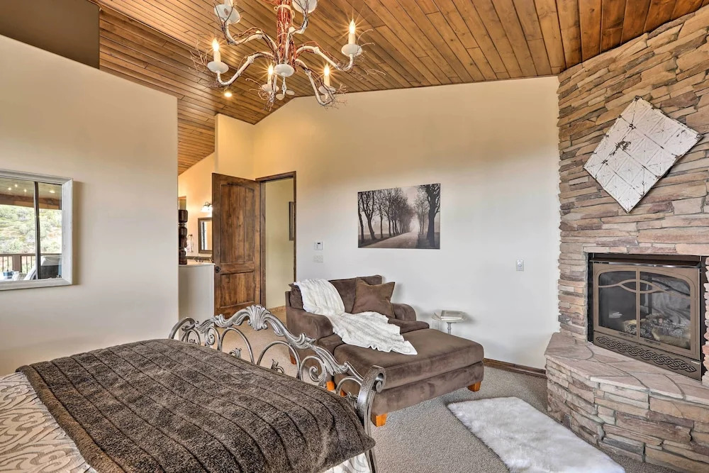'AZ Rim Retreat' in Pine W/deck, Hot Tub & Views!