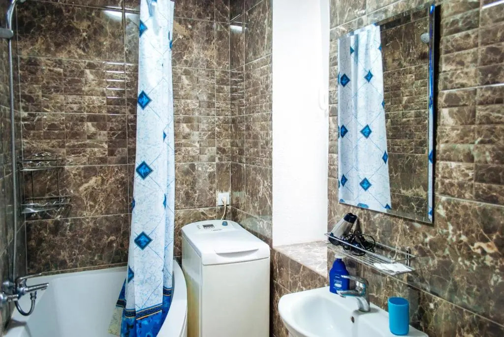 Royal Apartment On Bazhanova 11 A