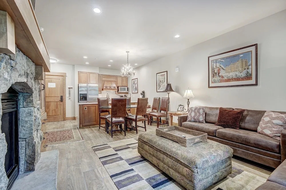 Luxury 1-Bedroom Ski-In Out Condo with Slopeside Heated Pool, No cleaning Fee 1 Condo by RedAwning