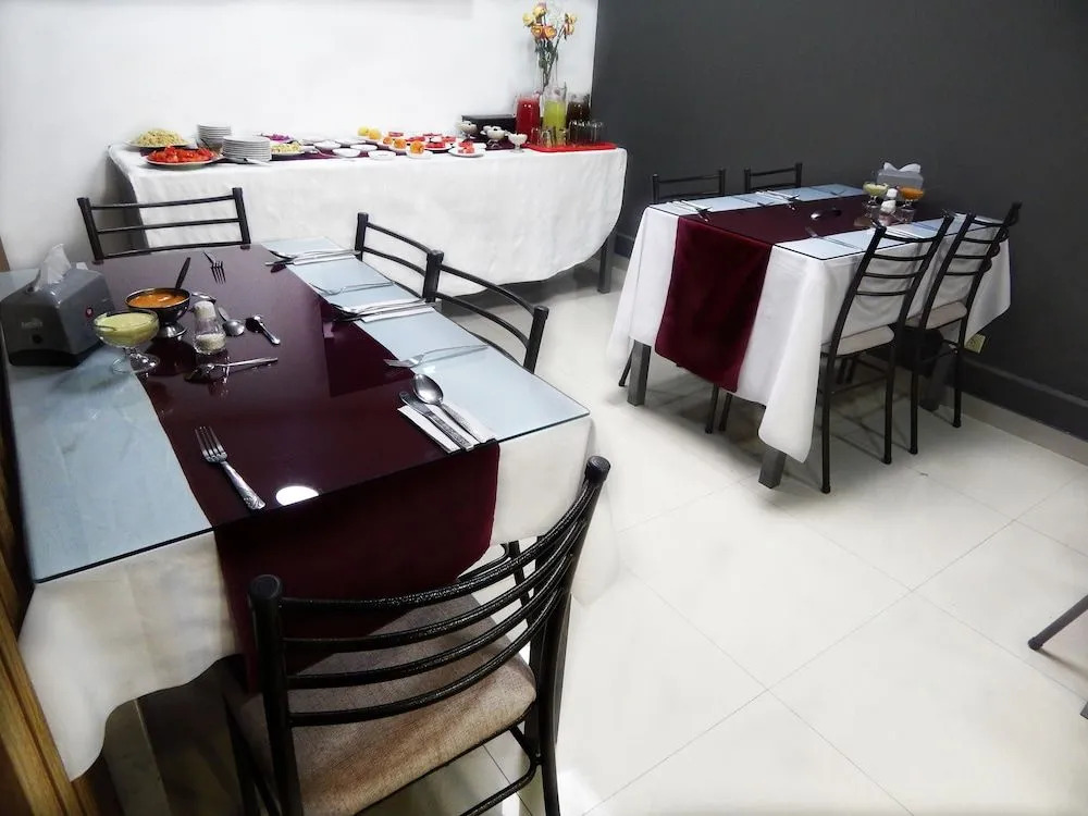 Hostal El Roble