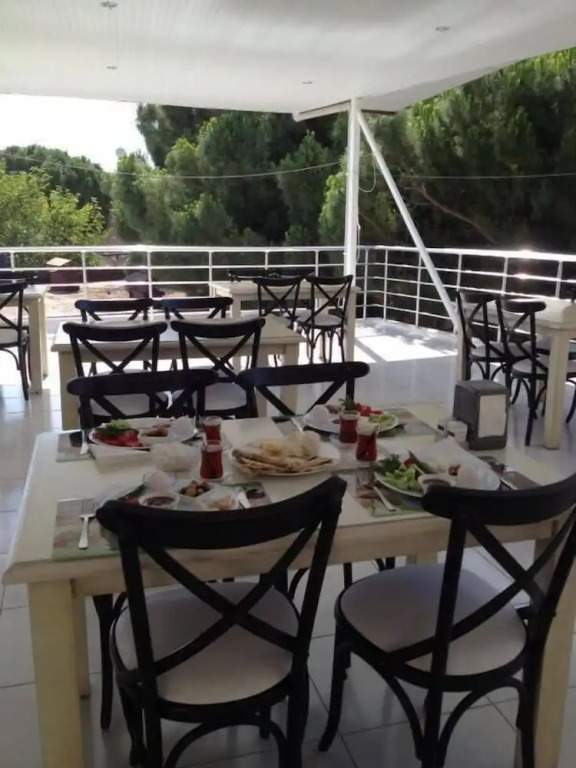 Evin Otel