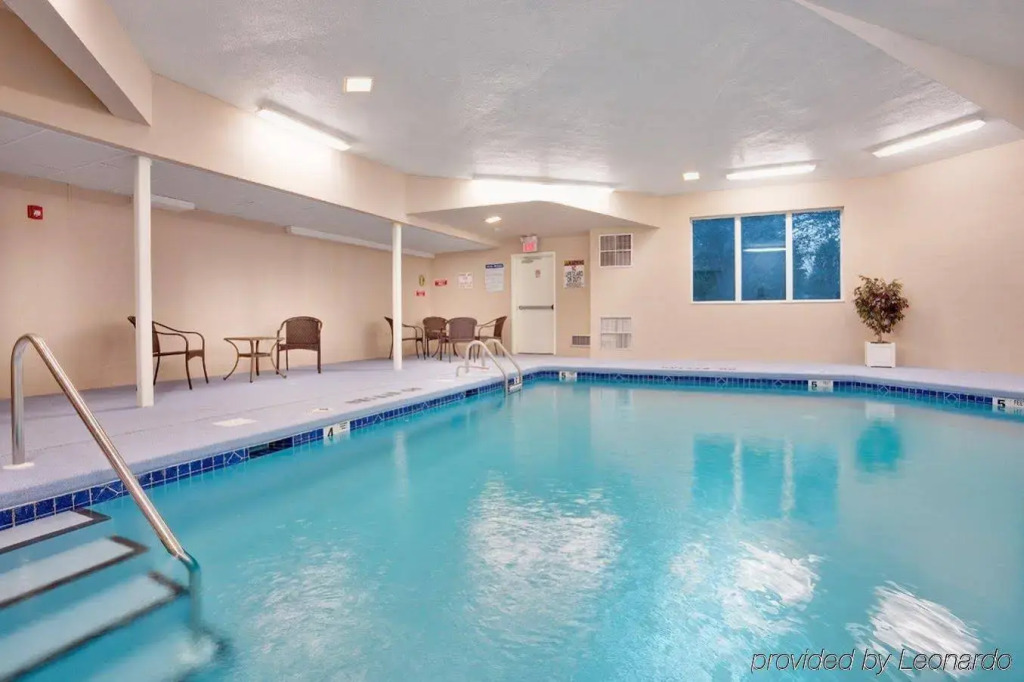 Baymont by Wyndham East Windsor Bradley Airport