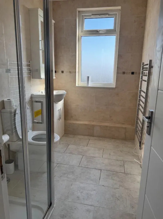 Close Central London 1 bed Apartment Sleeps 3