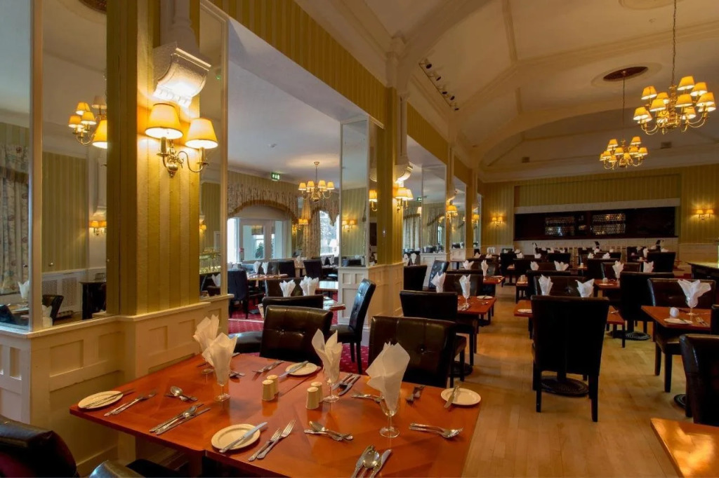 Clifton Hotel