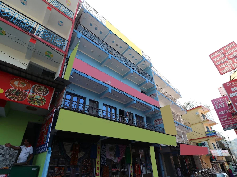 OYO 13922 Hill View 2BHK Kempty Fall