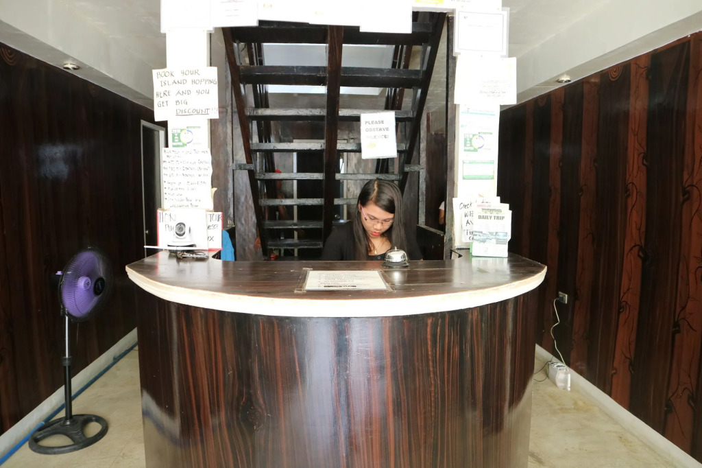 Alexzus Backpacker Travel Lodge