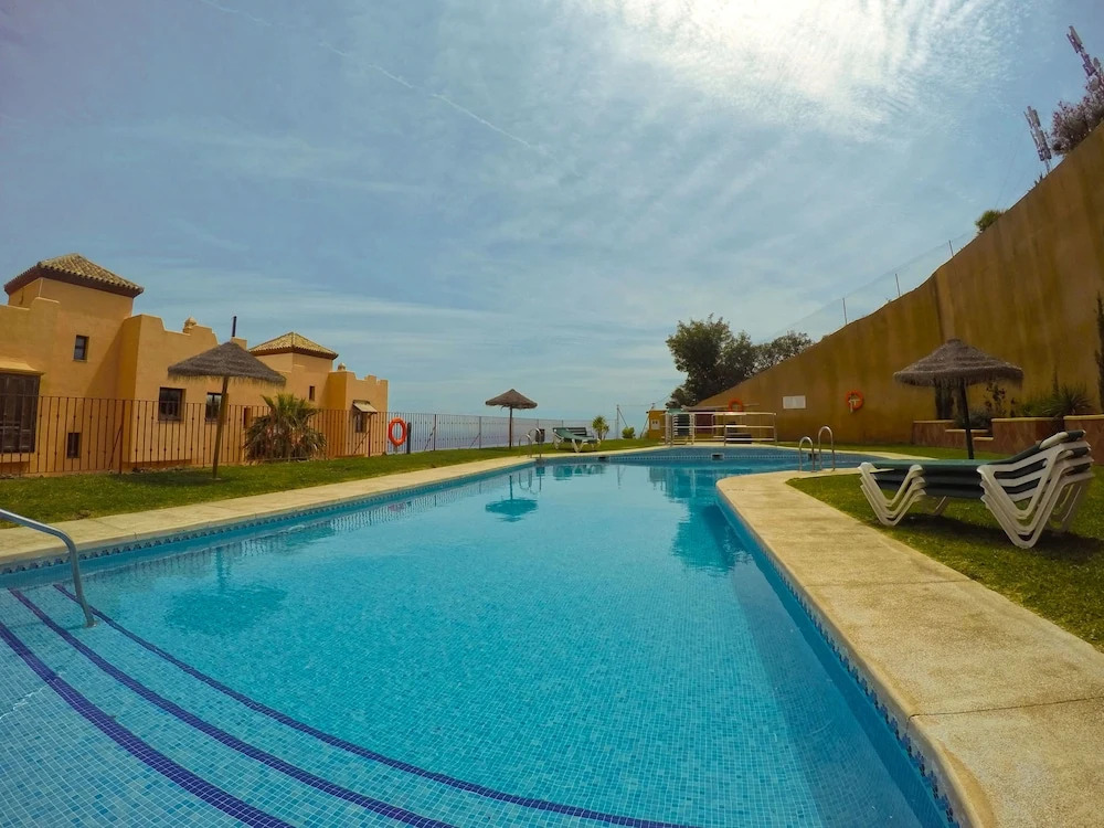 Stunning 4 bed duplex with sea views