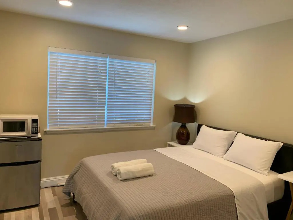 Lovely Room in Private House near Disneyland