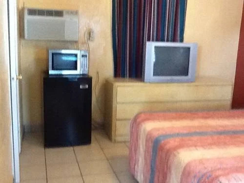 Deluxe Inn - Sarasota