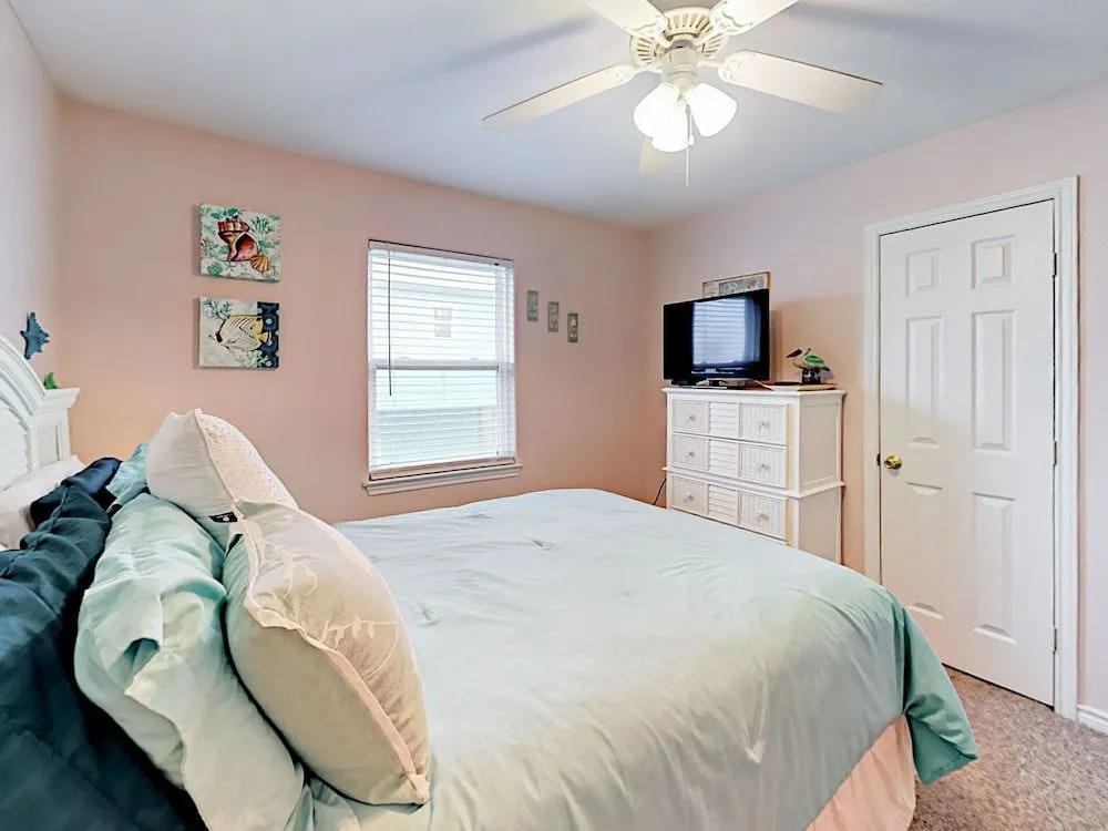 4130 Hardin Drive Cottage 3 Bedrooms 2 Bathrooms Cottage
