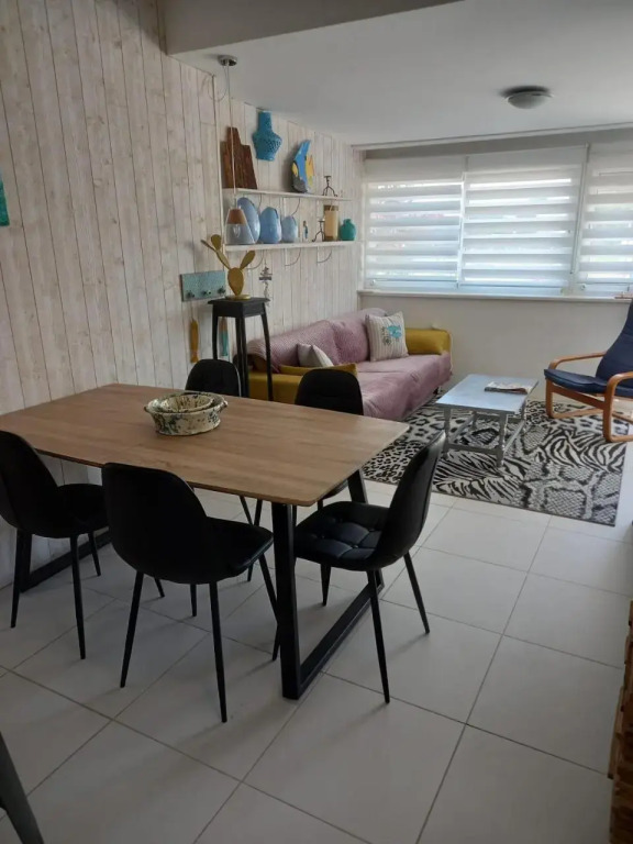 House with free parking, barbeque air conditioning