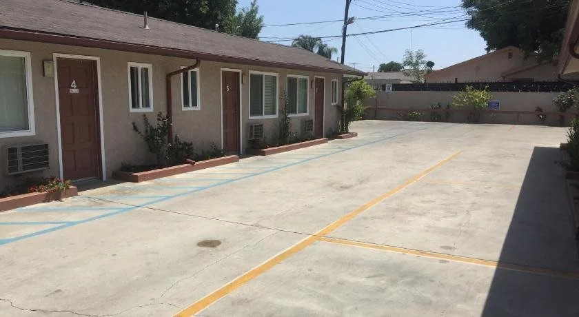 One Ten Motel